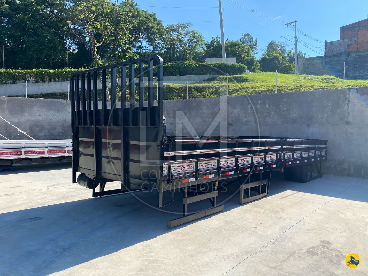 CARROCERIA SOBRE CHASSI  TRUCK CARGA SECA LM Caminhões CAJAMAR SÃO PAULO SP